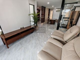 Casa en alquiler de 3 habitaciones en Prawet, Bangkok