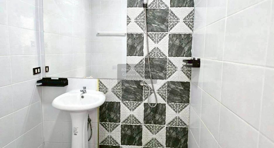 For rent 2 bedrooms townhouse in Bang Lamung, Chonburi