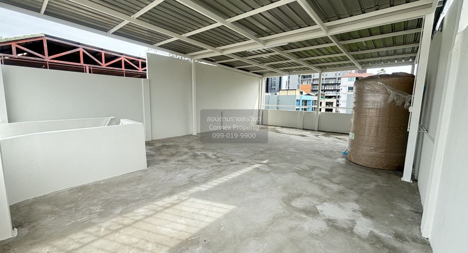 出租 4 卧室 联排别墅 在 Khlong San, 曼谷