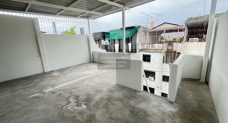 出租 4 卧室 联排别墅 在 Khlong San, 曼谷