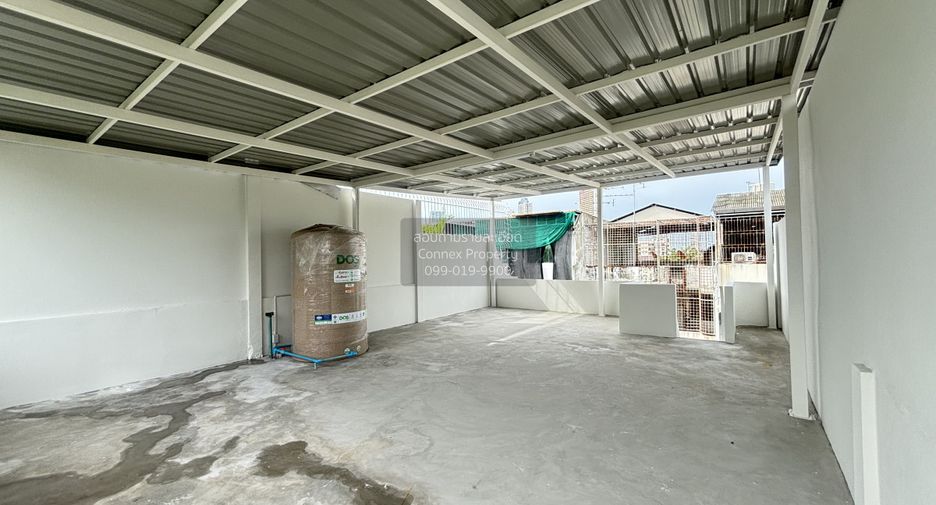 出租 4 卧室 联排别墅 在 Khlong San, 曼谷
