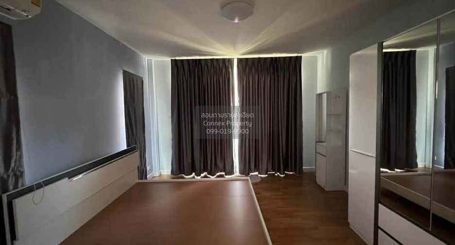 For rent 4 bedrooms house in Watthana, Bangkok