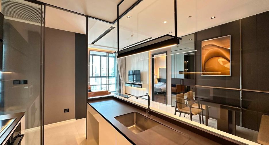 For rent 2 bedrooms condo in Watthana, Bangkok