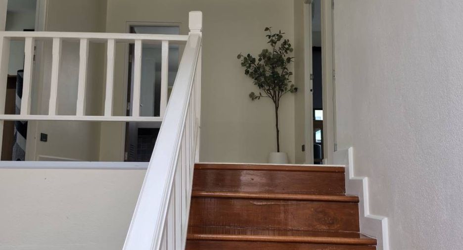 For sale 3 bedrooms villa in Mueang Krabi, Krabi