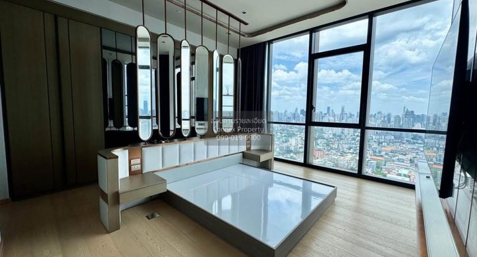 Condo en alquiler de 3 habitaciones en Watthana, Bangkok