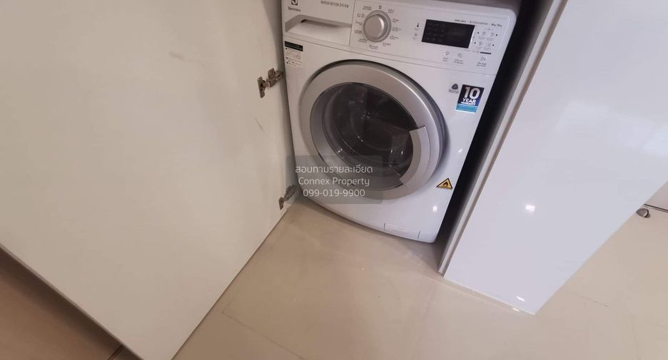 For rent 2 bedrooms condo in Huai Khwang, Bangkok