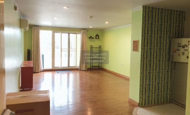 For rent 3 bedrooms condo in Yan Nawa, Bangkok