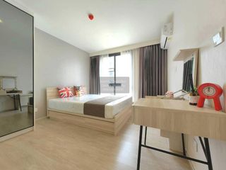 For rent 2 bedrooms condo in Huai Khwang, Bangkok