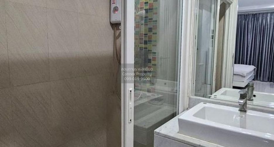 For rent 2 bedrooms condo in Wang Thonglang, Bangkok