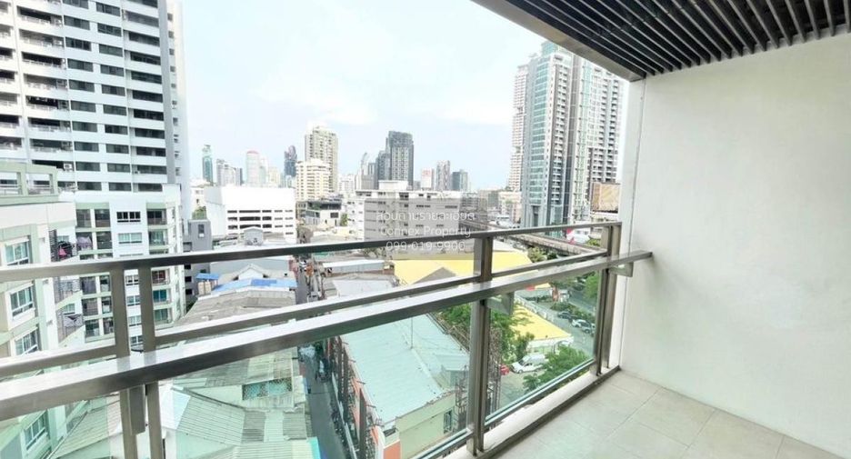 For rent 2 bedrooms condo in Khlong Toei, Bangkok