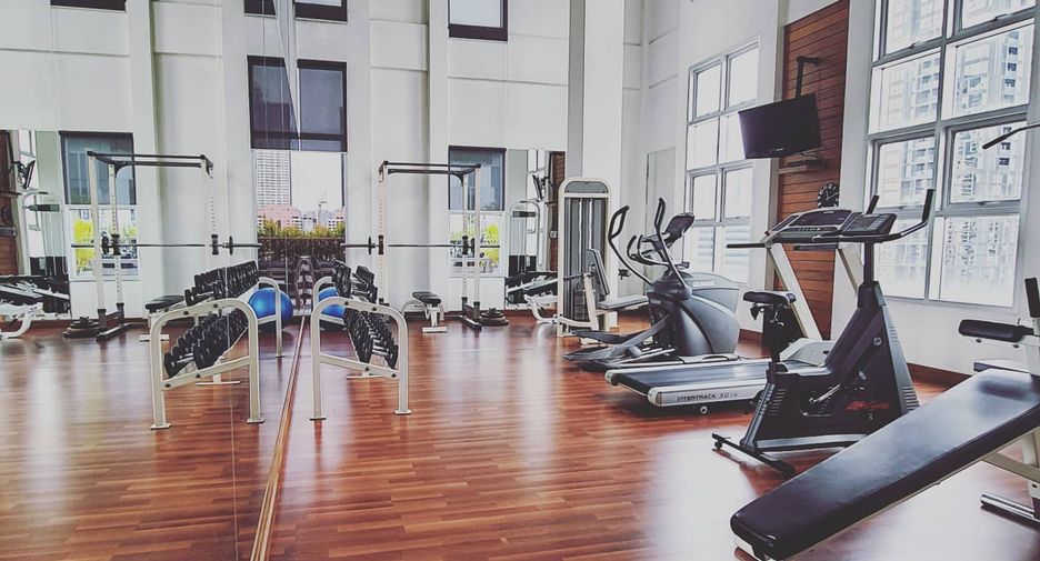 For rent 4 ベッドルーム condo in Sathon, Bangkok