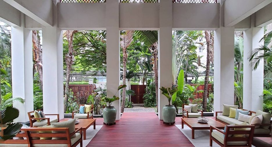 For rent 4 ベッドルーム condo in Sathon, Bangkok