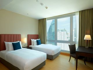 For rent 3 ベッドルーム condo in Sathon, Bangkok