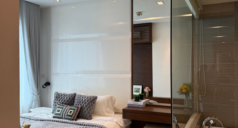 For rent 2 bedrooms condo in Khlong Toei, Bangkok
