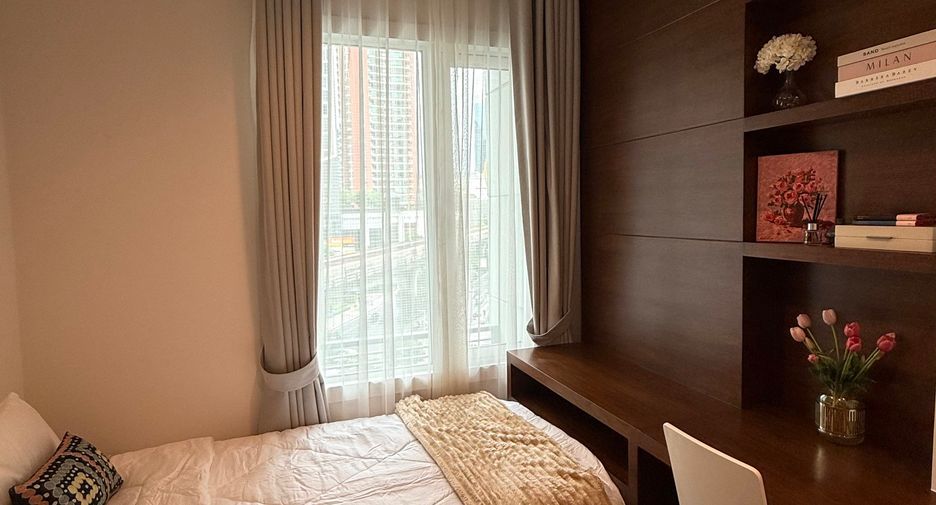 For rent 2 bedrooms condo in Khlong Toei, Bangkok