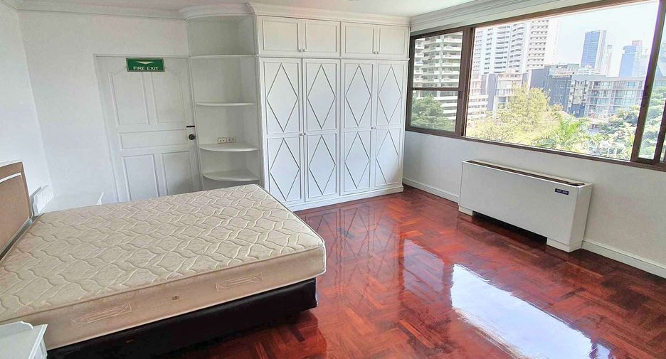 For rent 3 bedrooms condo in Watthana, Bangkok