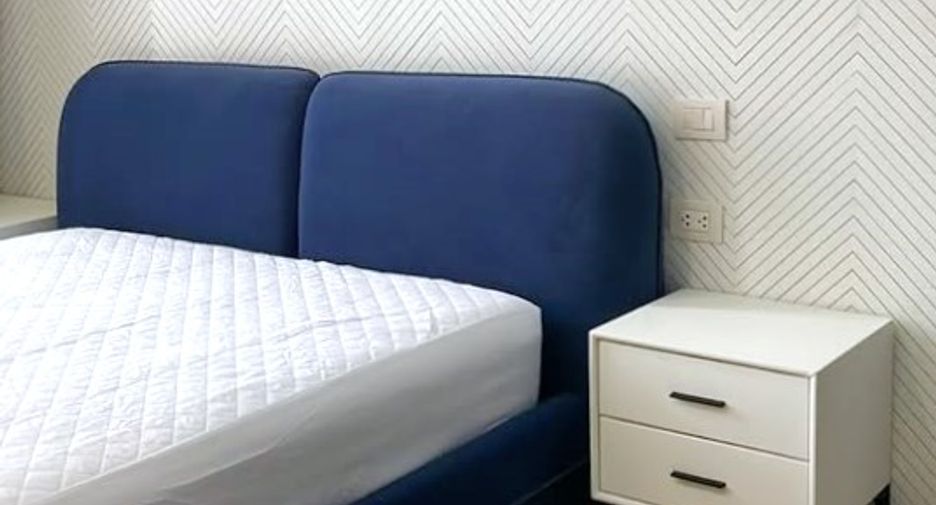 For rent 2 bedrooms condo in Pathum Wan, Bangkok