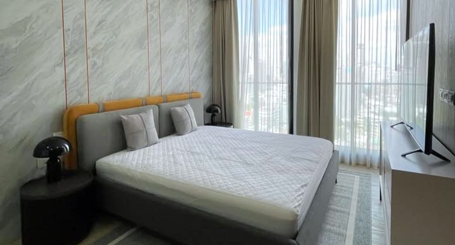 For rent 2 bedrooms condo in Pathum Wan, Bangkok