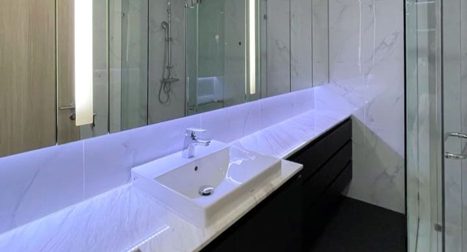 For rent 2 bedrooms condo in Pathum Wan, Bangkok