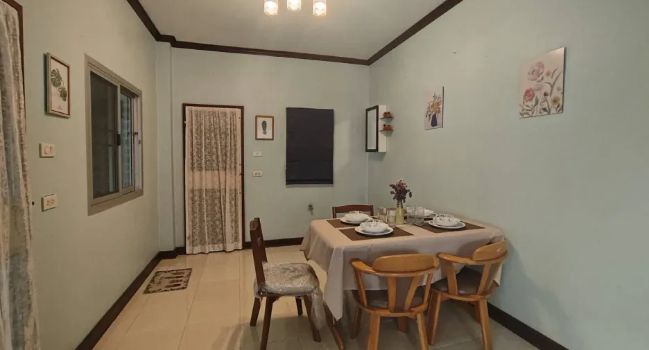 Casa en alquiler de 3 habitaciones en Bang Lamung, Chonburi
