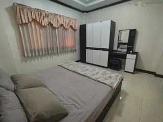 Casa en alquiler de 3 habitaciones en Bang Lamung, Chonburi