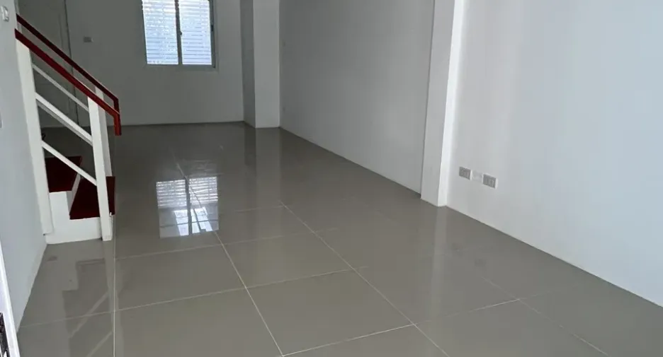 For sale 3 bedrooms townhouse in Phutthamonthon, Nakhon Pathom