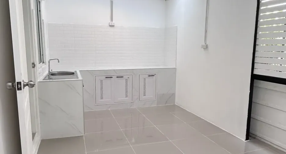 For sale 3 bedrooms townhouse in Phutthamonthon, Nakhon Pathom