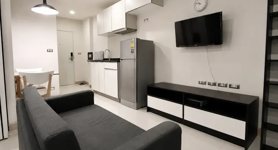 For sale 1 bed condo in Khlong Toei, Bangkok