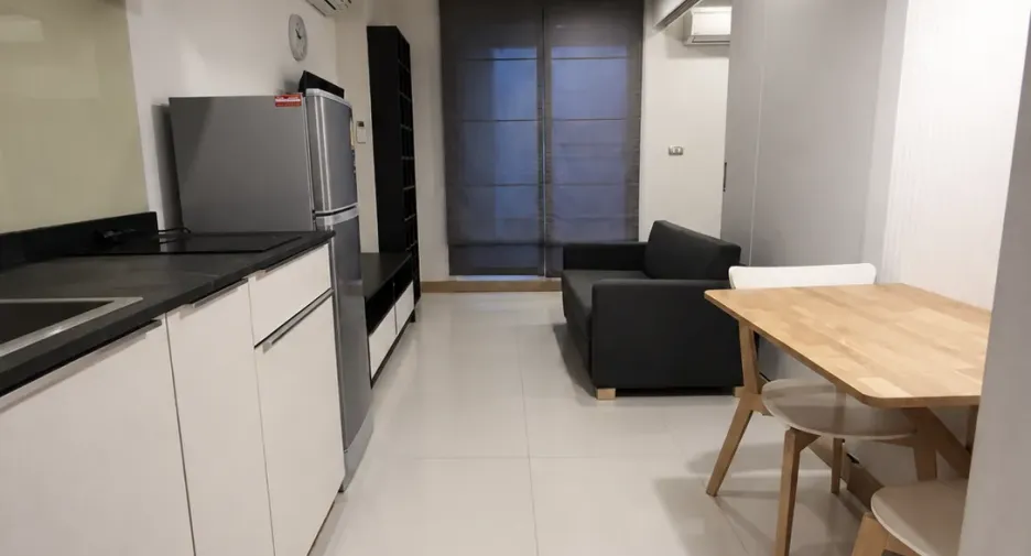 For sale 1 bed condo in Khlong Toei, Bangkok