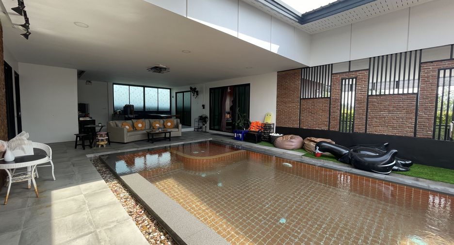 For rent 4 bedrooms villa in Hua Hin, Prachuap Khiri Khan