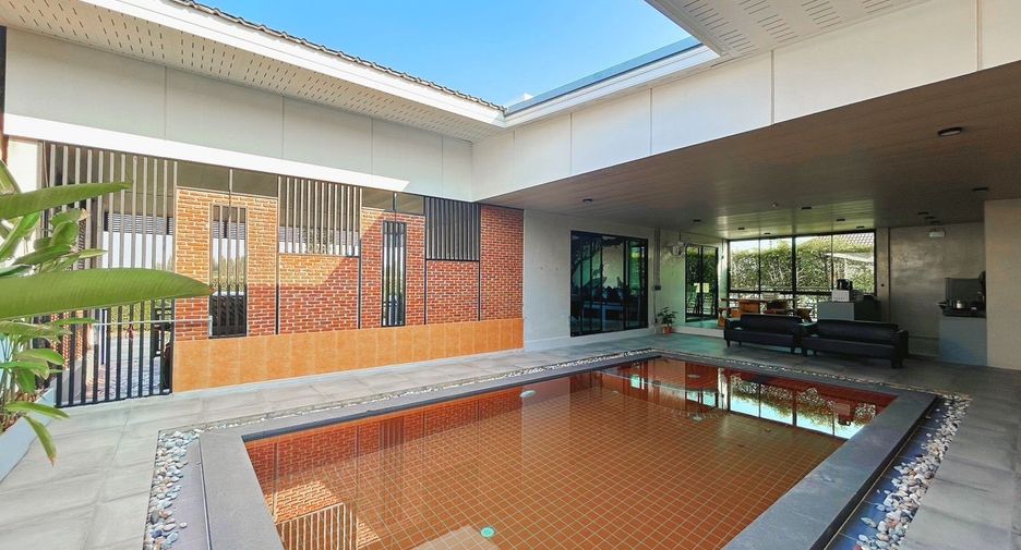 For rent 4 bedrooms villa in Hua Hin, Prachuap Khiri Khan