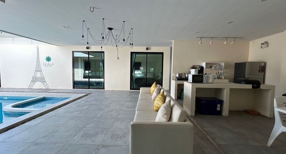 For rent 4 bedrooms villa in Hua Hin, Prachuap Khiri Khan
