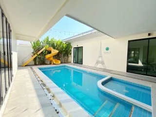 For rent 4 bedrooms villa in Hua Hin, Prachuap Khiri Khan