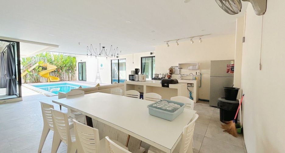 For rent 4 bedrooms villa in Hua Hin, Prachuap Khiri Khan