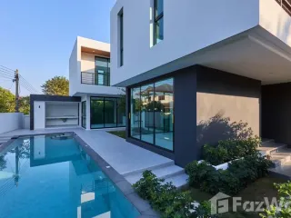 Haus zur Miete mit 4 Zimmer in Mueang Chiang Mai, Chiang Mai