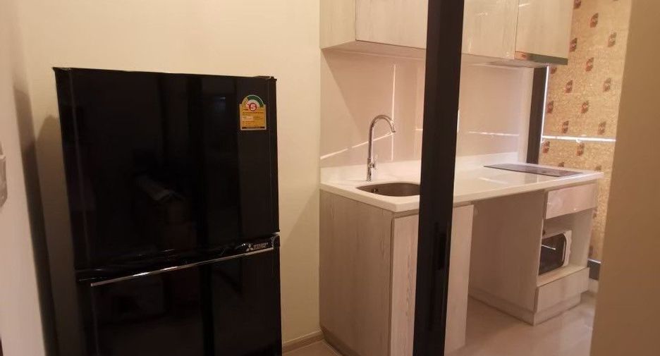 À vendre 1 chambre condo à Huai Khwang, Bangkok
