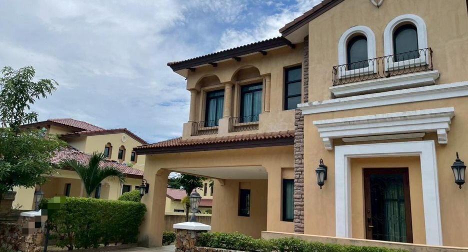 À vendre 3 chambres villa à Huay Yai, Pattaya