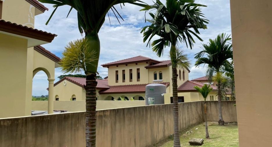 À vendre 3 chambres villa à Huay Yai, Pattaya