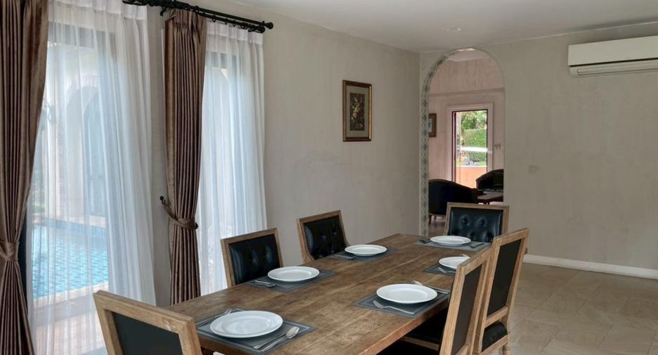 À vendre 3 chambres villa à Huay Yai, Pattaya