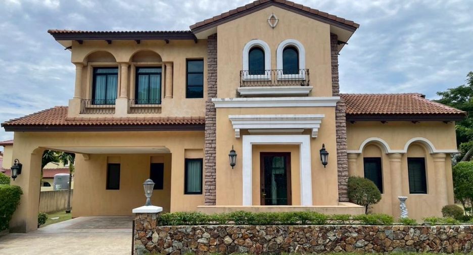 À vendre 3 chambres villa à Huay Yai, Pattaya