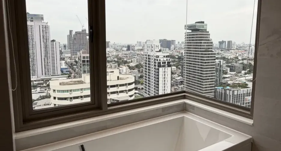 ขาย 2 ห้องนอน คอนโด ใน วัฒนา, กรุงเทพฯ