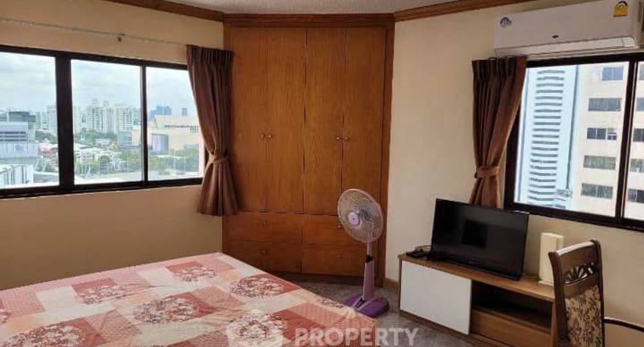 For sale 2 bedrooms condo in Huai Khwang, Bangkok