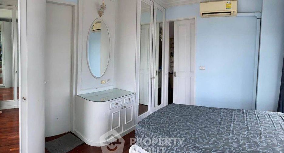 For rent 3 bedrooms condo in Ratchathewi, Bangkok
