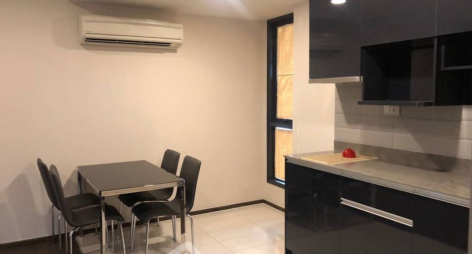 For rent 2 bedrooms condo in Pathum Wan, Bangkok