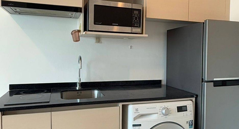 Condo en alquiler de 2 habitaciones en Huai Khwang, Bangkok
