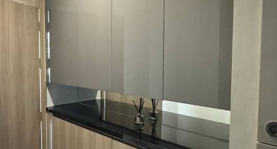 For rent 1 bed condo in Pathum Wan, Bangkok