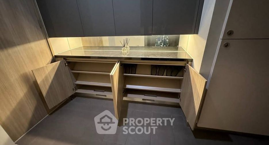 For rent 1 bed condo in Pathum Wan, Bangkok