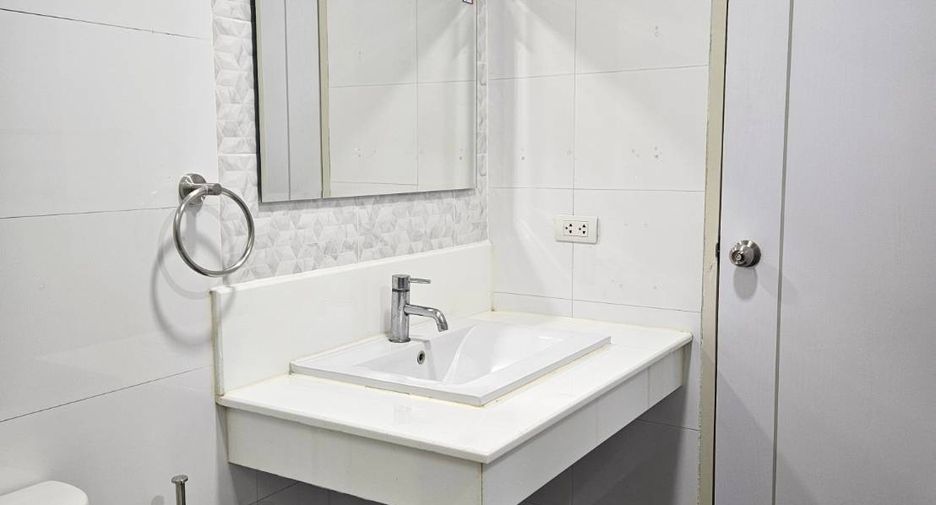 For sale 1 bed condo in Watthana, Bangkok