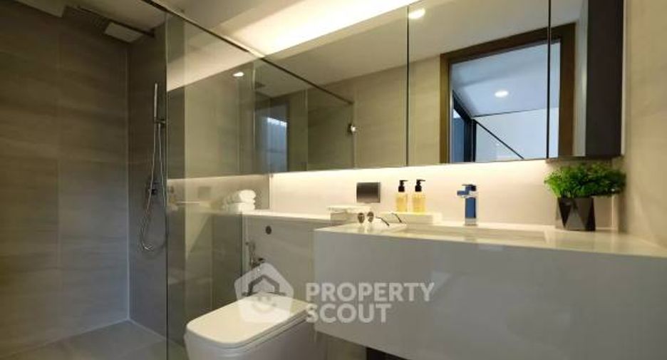 For sale 2 bedrooms condo in Bang Rak, Bangkok