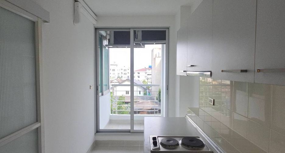 For sale 1 bed condo in Huai Khwang, Bangkok